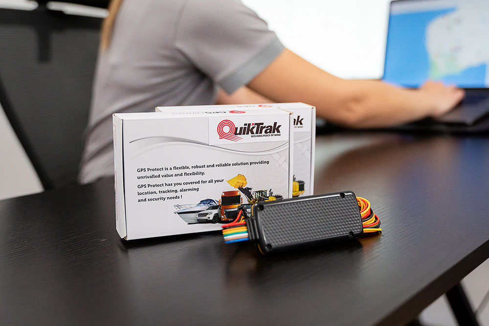 QuikTrak gps tracking hardware and product box